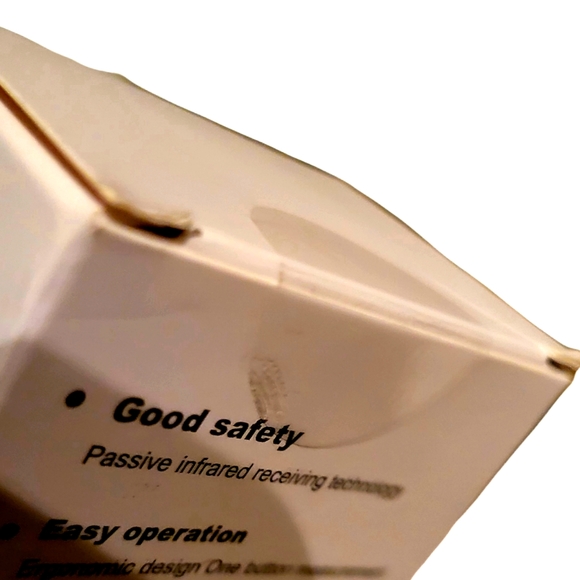 Dayoumed Infrared Thermometer Touchless Easy Use Fever Detection - Picture 3 of 7